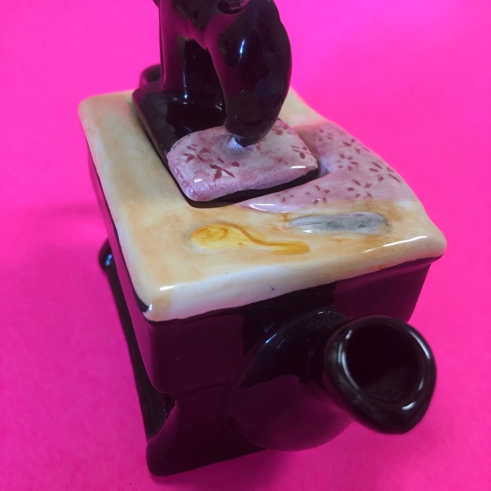 Cottage Tea Pot, sewing machine - Picture 3 of 7